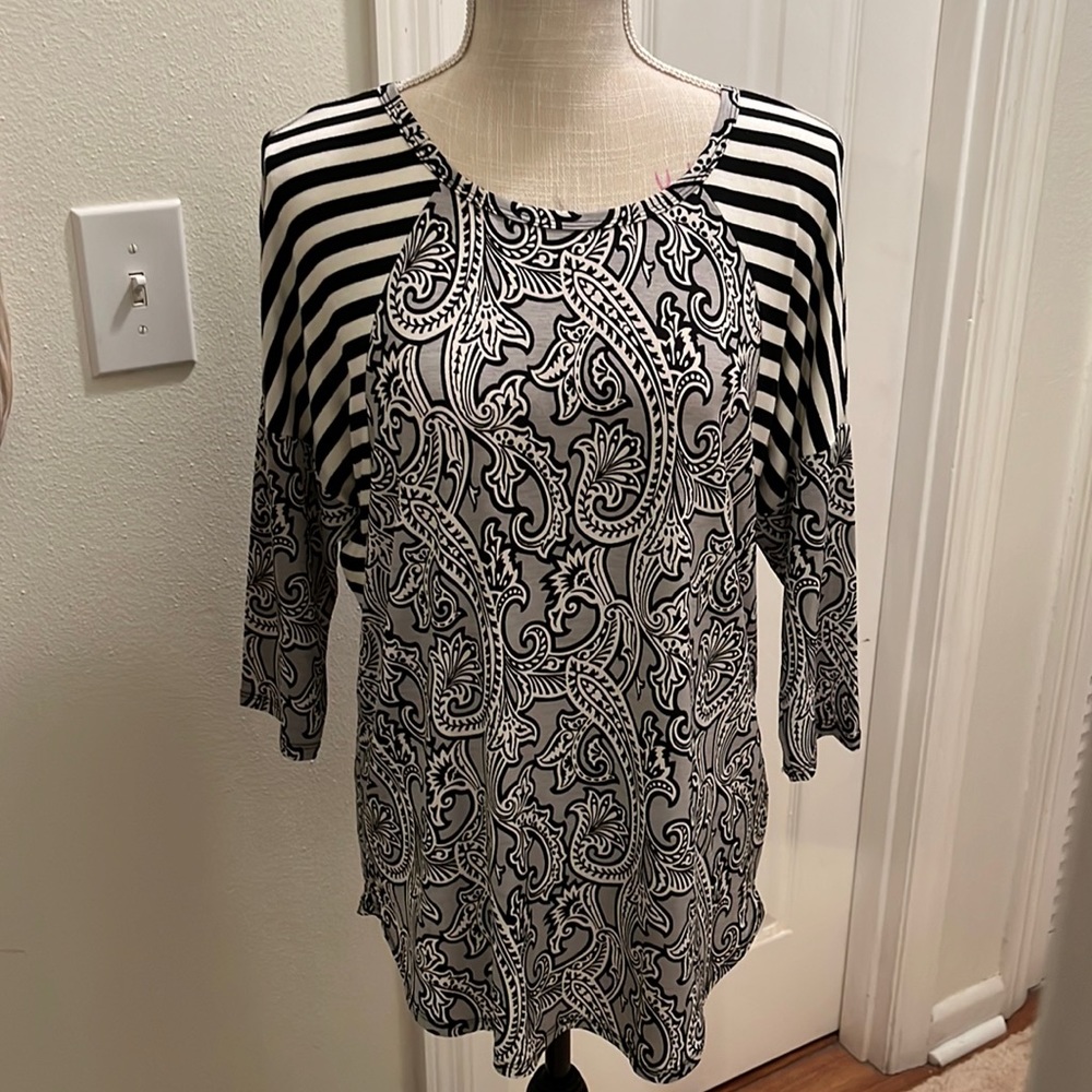 Honeyme patterned top